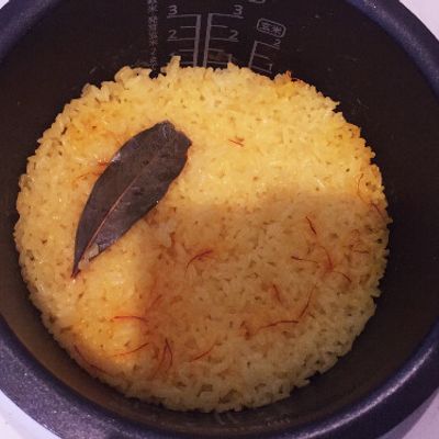 黄色が鮮やか！炊飯器でサフランライス by mina37_37_ 【クックパッド