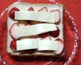 苺とチーズのハニートースト作り方1写真
