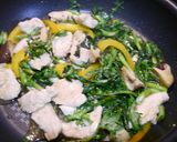 簡単！むね肉と春菊の胡麻醬油和え作り方4写真