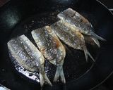 いわしの蒲焼（大葉にんにく醤油で）作り方2写真