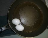コップ半分の水でゆで卵♪作り方1写真