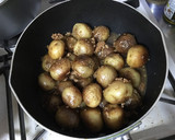 新じゃがとひき肉の煮っころがし作り方4写真