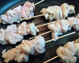 節約★簡単★ジューシー【鶏皮焼き鳥】♪作り方2写真