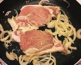 簡単☆玉ねぎソースのやわらかポークソテー作り方3写真