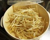 100均のラーメン丼で蒸しモヤシ作り方1写真