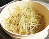 100均のラーメン丼で蒸しモヤシ作り方2写真