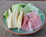 野菜が美味！たけのこと春キャベツの肉炒め作り方1写真