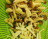 鶏皮とワカメのスープ作り方2写真