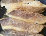 鱈のふんわり酒蒸しムニエル♪バター醤油で作り方1写真