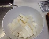超簡単。山芋の梅肉和え切って和えるだけ。作り方4写真