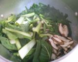 簡単♪小松菜とニラ鶏むね肉のナンプラー煮作り方4写真