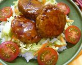 照り焼きハンバーグとコールスローの丼作り方2写真