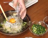 超楽チン!釜揚げしんこ(しらす)の月見丼作り方1写真