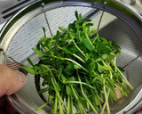 豆苗を塩こんぶとごま油で和えて作り方2写真