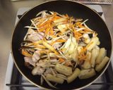 調味料はめんつゆだけ！簡単五目ごはん作り方3写真