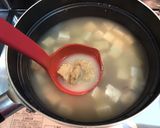 木綿豆腐とわかめとベーコンのお味噌汁作り方3写真