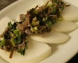 大根を皮ごと葉ごと深煎りごまドレ和え作り方4写真