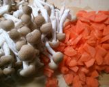 簡単！めかぶと鶏むね肉しめじのお味噌汁作り方1写真
