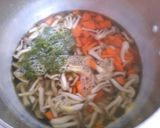 簡単！めかぶと鶏むね肉しめじのお味噌汁作り方3写真