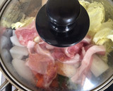旨味たっぷり♪豚と野菜の簡単スープ作り方3写真