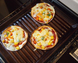 包丁いらずで簡単！餃子の皮ピザ作り方7写真