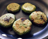 もち粉で作る【よもぎ梅ヶ枝餅風　焼き餅】作り方5写真