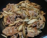 夕弁当♪フライパンで豚肉ごぼう筍の炒め煮作り方3写真