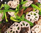 蓮根とキクラゲの青椒肉絲作り方1写真