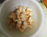 給料日前!竹輪と玉ねぎと麩の塩こぶチーズ作り方1写真