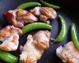 鶏とスナップエンドウのガーリック塩炒め♬作り方4写真