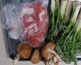 豚小間切れ肉とうどの芽の炒め物作り方1写真