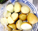新じゃがと新玉ねぎといんげんのそぼろあん作り方1写真