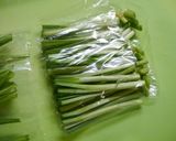 レンジで簡単！ニラ(茎)の甘酢生姜煮作り方1写真