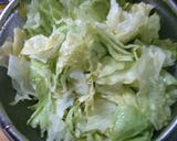 簡単♪レタスとキュウリ鶏むね肉の煮込み！作り方3写真