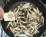 鮭と茸しめじの簡単レモンソース炒め作り方7写真