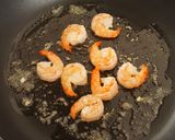 エビとゆで卵のパンサラダ作り方1写真