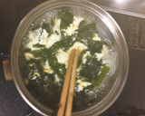 簡単☆焼肉のタレで卵とワカメの中華スープ作り方4写真