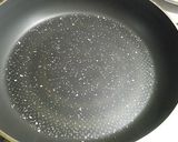鶏肉と人参とオリーブの塩味蒸し焼き作り方1写真