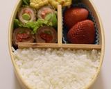 【キャラ弁】魚肉ソーセージのイチゴ弁当作り方1写真