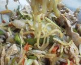 焼きそばの麺は半分に切ってから！作り方3写真
