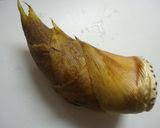 筍(タケノコ)のゆで方 椿の葉使用編作り方1写真