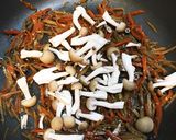 残り物きんぴらごぼうでスープパスタ☆作り方2写真