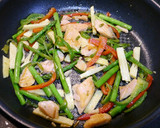 簡単！筍とアスパラと鮭の青椒肉絲作り方2写真