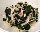 簡単☆新玉葱とワカメの麺つゆ和え作り方3写真