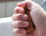 お弁当にも♪油揚げがお皿の一口サラダ作り方2写真