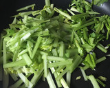 作り置き常備菜！セロリの簡単旨きんぴら作り方1写真