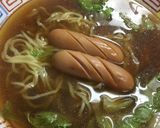 レタスとウインナー入りの醤油ラーメン作り方5写真