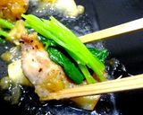 鶏モモのおろしリンゴ焼き三つ葉添え作り方8写真