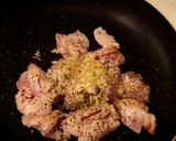 バジルとスイートチリソースの鶏肉炒め★作り方2写真