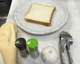 超簡単!生ガーリックトースト作り方1写真